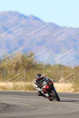 media/Jan-10-2025-CVMA Friday Practice (Fri) [[489e0da257]]/Group 4 and Trackday/Session 5 (Turn 7)/